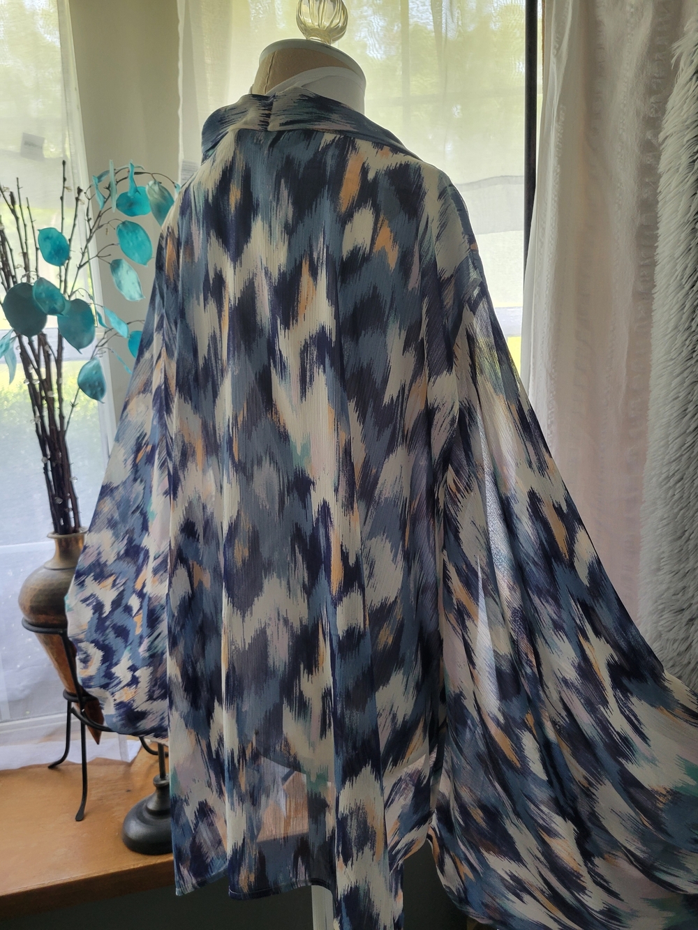 Colleen Lopez Navy,LightBlue and Cream Abstract Brushstroke Topper Front Tie - Picture 5 of 14